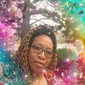 Meet your Posher, Carla